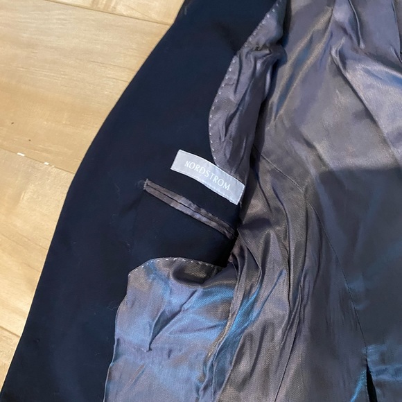 Nordstrom Navy blue 2 button blazer 6/$50 - Picture 3 of 4
